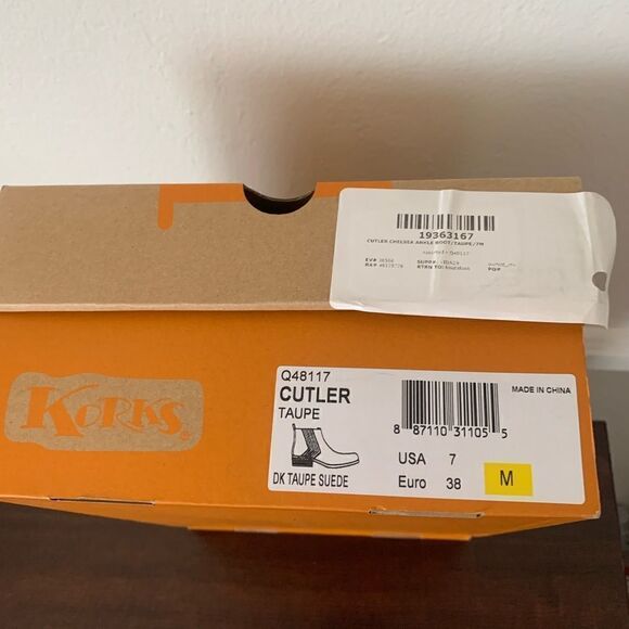 Korks easy cutler nubuck bootie size 7 new in box - Picture 10 of 10